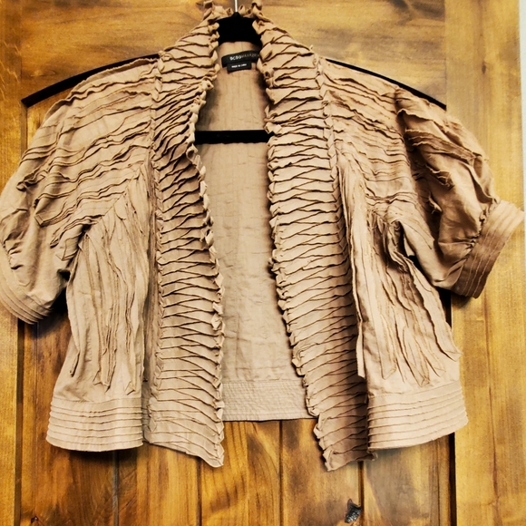 BCBGMAXAZRIA Lightweight Short Sleeve Textured Jacket, Size S - Picture 3 of 11